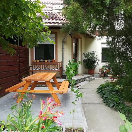 Vargapartman Szegedin Exterior foto